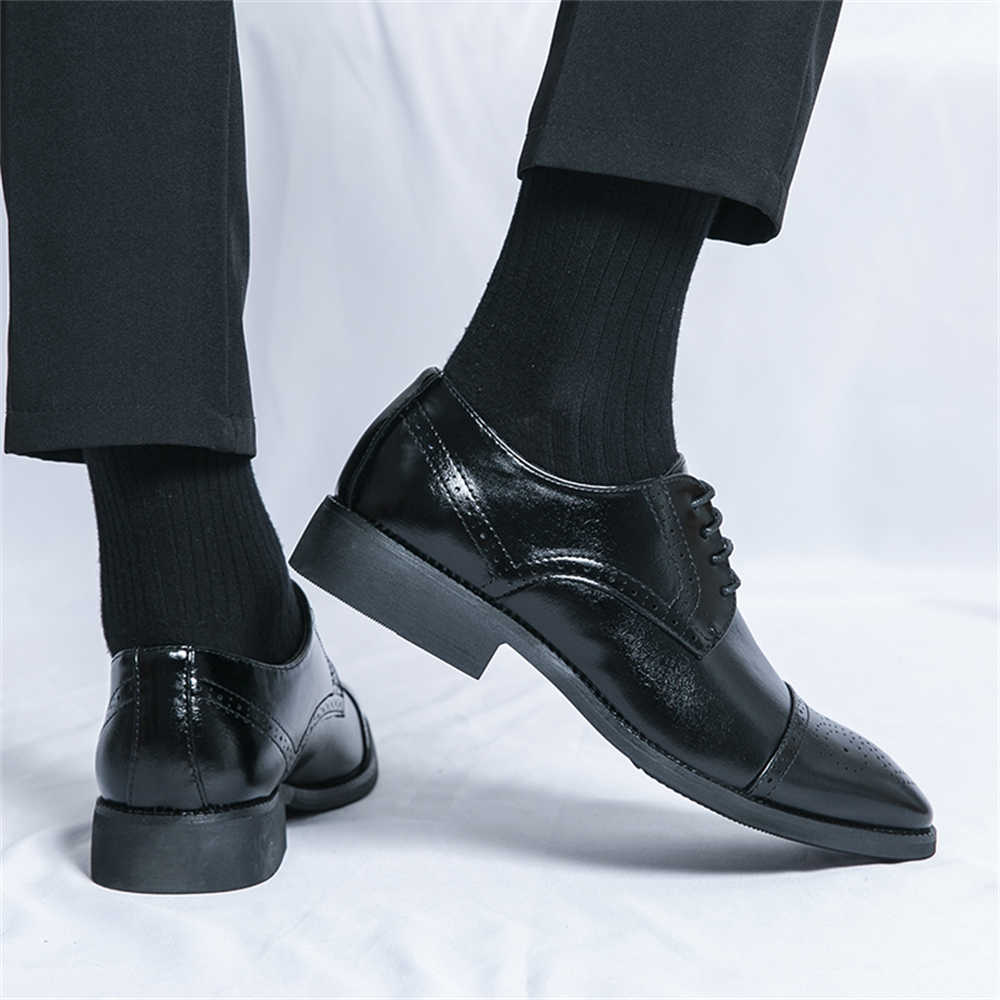 Number 44 Semi-formal Running  - đánh giá và giá Men Formal Wear With Sneakers